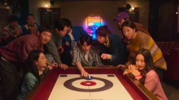 COS Mohair Striped Sweater worn by Shin Ji-seon (Lee Yi-dam) as seen in Can This Love Be Translated? (S01E06)