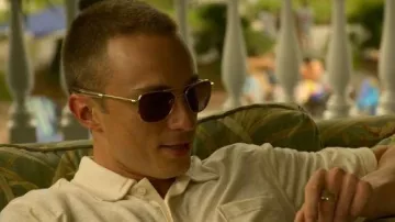 Lunettes de soleil aviateur portées par Rafe Cameron (Drew Starkey) dans Outer Banks (Saison 3)