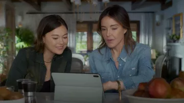 Sacs Hermès Kelly-Cadena portés par Liz (Christa Miller) dans l'épisode « Shrinking » (S03E04).