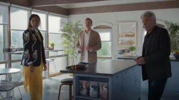 Robe spirale Simon Miller portée par Gaby (Jessica Williams) dans l'épisode « Shrinking » (S03E04)