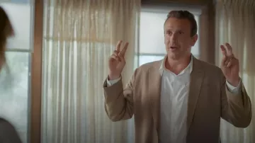 Veste de boucher Sid Mashburn portée par Jimmy (Jason Segel) comme on le voit dans l'épisode « Shrinking » (S03E04).