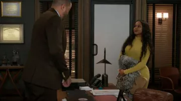 Sac bandoulière H&amp;M petit modèle porté par Hayley Lawson (Marquita Goings) dans l'épisode « Beyond the Gates » (S02E32).