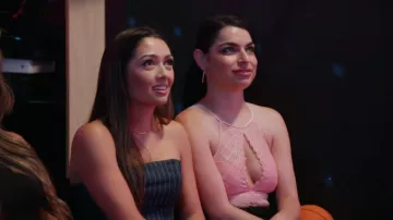 Soutiens-gorge en dentelle à col montant Shekini portés par Demy Selem dans l'épisode 11 de la saison 12 de Vanderpump Rules.