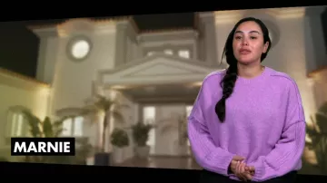 Pull Urban Outfitters UO Oslo porté par Marnie Simpson dans l'épisode Geordie Shore (S26E06)