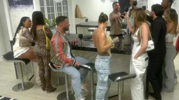 Veste réversible Diesel G Frank A pour femme portée par Ricci Guarnaccio dans l'épisode Geordie Shore (S26E06)