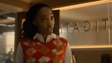 Gilet sans manches vintage Vivienne Westwood des années 1990 porté par Faith Mitchell (Iantha Richardson) dans l'épisode « Will Trent » (S04E07).