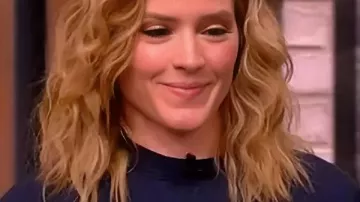 Sudadera con la frase "Wait What Did I Just Say" de Sara Haines, usada por Sara Haines en The View