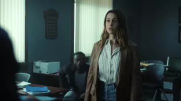 Chemise en soie rayée The Row Eirlys portée par Kayla Craig (Alona Tal) dans l'épisode Cross (S02E04)