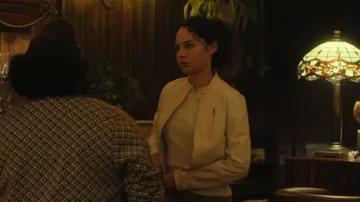 Veste en cuir DeFacto pour femme R9771AZ portée par Malika Goodspeed (Ashley Rios) dans l'épisode Cross (S02E04)