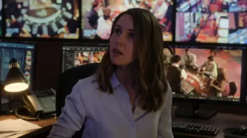 Chemise en mélange de coton stretch luxueux Theory portée par Kayla Craig (Alona Tal) dans l'épisode Cross (S02E04)