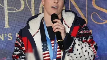 Sweat à capuche Sherpa Hilary Knight Winter House 2026