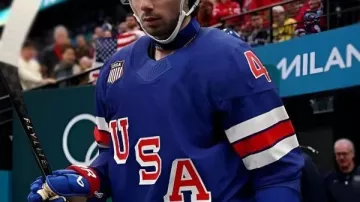 Camiseta de hockey sobre hielo de Quinn Hughes para los Juegos Olímpicos de Invierno de 2026