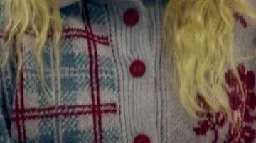 Cárdigan con estampado mixto usado por (Lilac Moyer) en The Great Pottery Throw Down