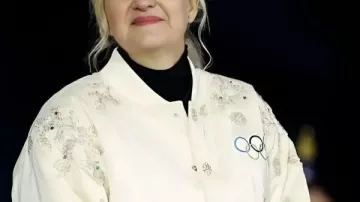 Chaqueta Kirsty Coventry Milano Cortina para la ceremonia de clausura de los Juegos Olímpicos de Invierno de 2026