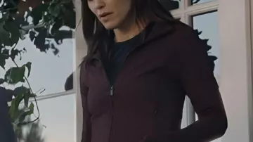 La última cosa que me dijo temporada 2 Jennifer Garner Chaqueta marrón usada por Hannah Hall (Jennifer Garner) en La última cosa que me dijo (temporada 1)