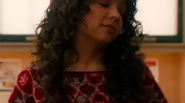 Suéter de Elaine Denton de Best Medicine 2026 usado por Elaine Denham (Cree Cicchino) como se ve en Best Medicine (temporada 1, episodio 2)