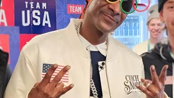 Chaqueta bomber blanca del equipo de EE. UU. de Coach Snoop