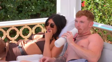 Bayu Luma Top Cacao worn by Belle Hassan as seen in Love Island: All Stars (S03E30)