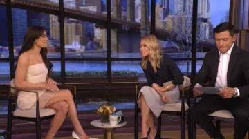 Robe bustier mini Issia d'Esse Studios portée par Lea Michele lors de l'émission LIVE with Kelly and Mark le 5 février 2026.