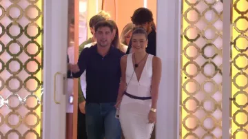 Robe I AM GIA Maiya portée par Lucinda Strafford dans l'épisode 32 de la saison 3 de Love Island : All Stars.