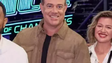 Veste en daim de Carson Daly dans The Voice S29