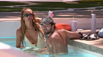 Le maillot de bain une pièce jaune à queue de poisson de la marque Mars the Label, porté par Millie Court dans l'émission Love Island : All Stars (S03E34).