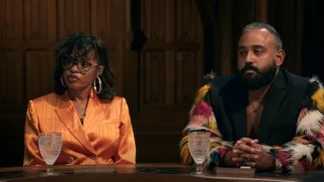 Blazer en satin orange à fines rayures Karen Millen porté par (Tiffany Mitchell) dans l'épisode « The Traitors » (S04E04).