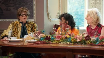 Rabanne Faux Fur Leopard Print Zip Jacket worn by Lisa Rinna as seen in The Traitors (S04E04)