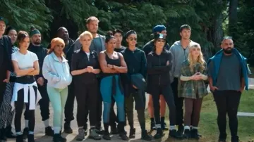 Pull Lululemon Scuba oversize à col montant et demi-zip - Heathered Core Ultra Light porté par Candiace Dillard Bassett dans l'épisode The Traitors (S04E05)