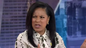 Boucles d'oreilles créoles Mila de Lisi Lerch portées par Sheinelle Jones, comme on peut le voir dans l'émission Today le 23 février 2026.