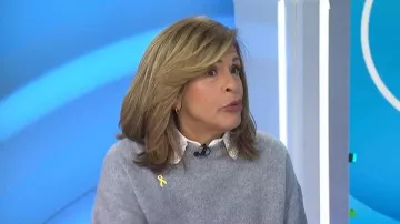 Shinywear Detachable Pearl Collar worn by Hoda Kotb as seen in Today on February 23, 2026
