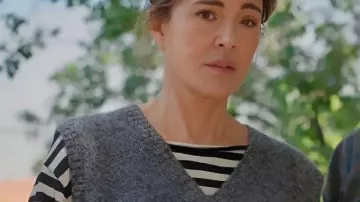 Haut rayé noir et blanc porté par Liz (Christa Miller) dans l'épisode « Shrinking » (S03).