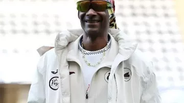 Snoop Dogg Swansea VS Preston 2026 Jacket in THE SNOOP DOGG SHOW! | Swansea City v Preston North End Extended Highlights