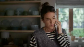 Sacs Hermès Kelly-Cadena portés par Liz (Christa Miller) dans l'épisode « Shrinking » (S03E05).