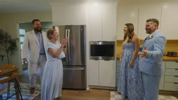 Conjunto de top y falda a rayas azules Zontroldy usado por Erin Napier, como se ve en Home Town (T10E07)