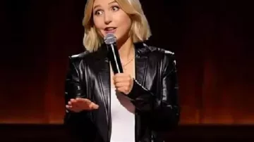 Abrigo de cuero de Taylor Tomlinson: Hija Pródiga | Tráiler oficial | Netflix