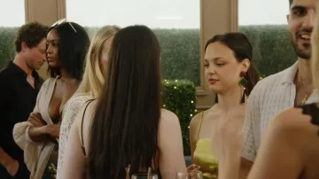 Pendiente Geo Fish de Tory Burch usado por Levi Sebree en Summer House (temporada 10, episodio 4)