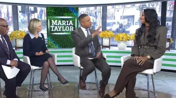 Cinturón de piel Jacquemus La Ceinture Regalo usado por Maria Taylor, tal como se vio en Today, 25 de febrero de 2026.