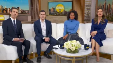 Pull à col roulé en cachemire turquoise porté par Janai Norman, comme on a pu le voir dans l'émission Good Morning America le 25 février 2026.