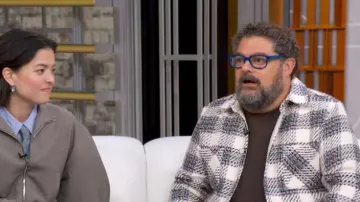Chemise à carreaux Wax London Whiting portée par Bobby Moynihan dans l'émission Good Morning America du 25 février 2026.