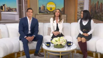 Robe courte Vivianne en techniques mixtes Cinq à Sept portée par Stephanie Ramos, vue dans l'émission Good Morning America le 26 février 2026.