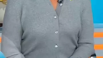 Gilet gris porté par Hoda Kotb dans « La mère de Savannah Guthrie est portée disparue » : Hoda Kotb assurera l’intérim à l’émission « Today » pour une durée indéterminée (Source)