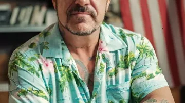 Ne vous faites jamais prendre ! Chemise hawaïenne Barry Cooper