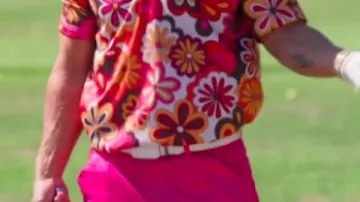 Polo porté par Dinah Shore dans « Coups de foudre, taureaux mécaniques et petit-déjeuner spaghetti » | Après la plage E1 | Canada Shore