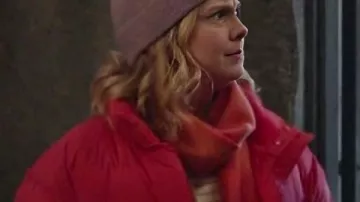 Ghosts US S05 Rose McIver Color Block Puffer Jacket of Samantha Arondekar (Rose McIver) as seen in Ghosts (S05E01)