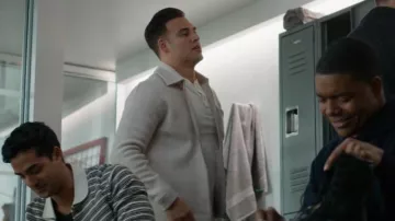 Samsoe Samsoe Samsoe Hannes Wool Jacket llevada por Eddie Diaz (Ryan Guzman) vista en 9-1-1 (S09E11)