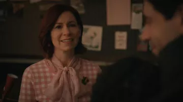 Cardigan à carreaux LoveShackFancy Bridgette porté par Elsbeth Tascioni (Carrie Preston) tel que vu dans Elsbeth (S03E11)