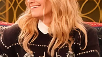 The Neighborhood S08 Beth Behrs Printed Sweater