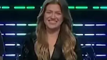 The Voice S29 Kelly Clarkson Black Lace Blazer (Kelly Clarkson) dans The Voice
