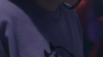 Sweatshirt worn by (Eline Powell) in Siren's Kiss